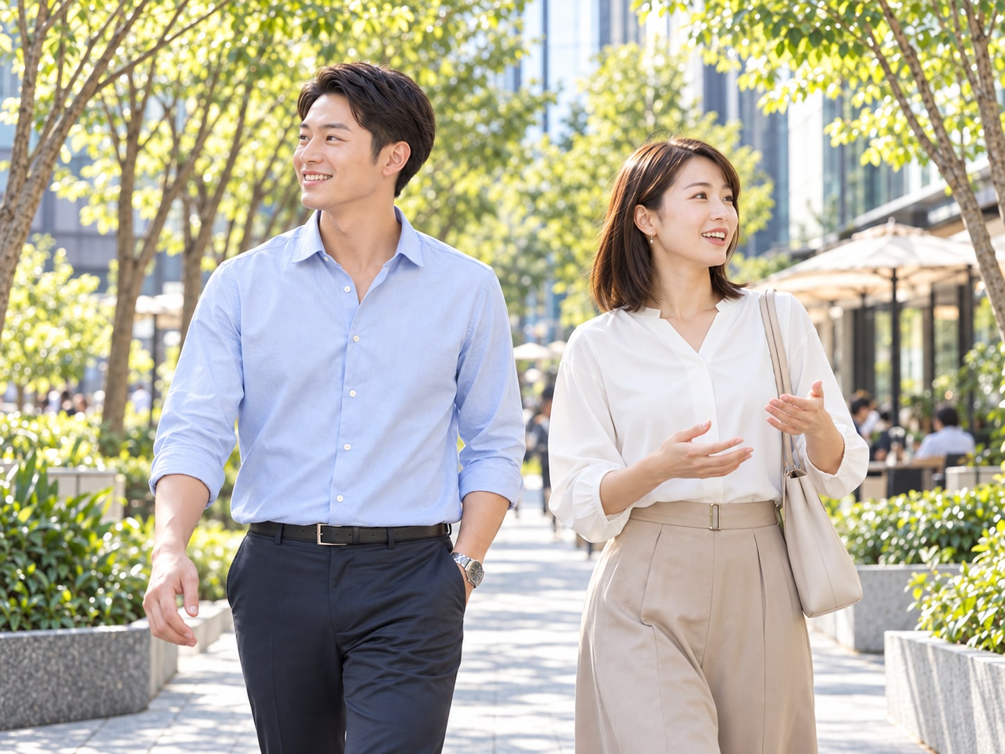 街を歩く男女